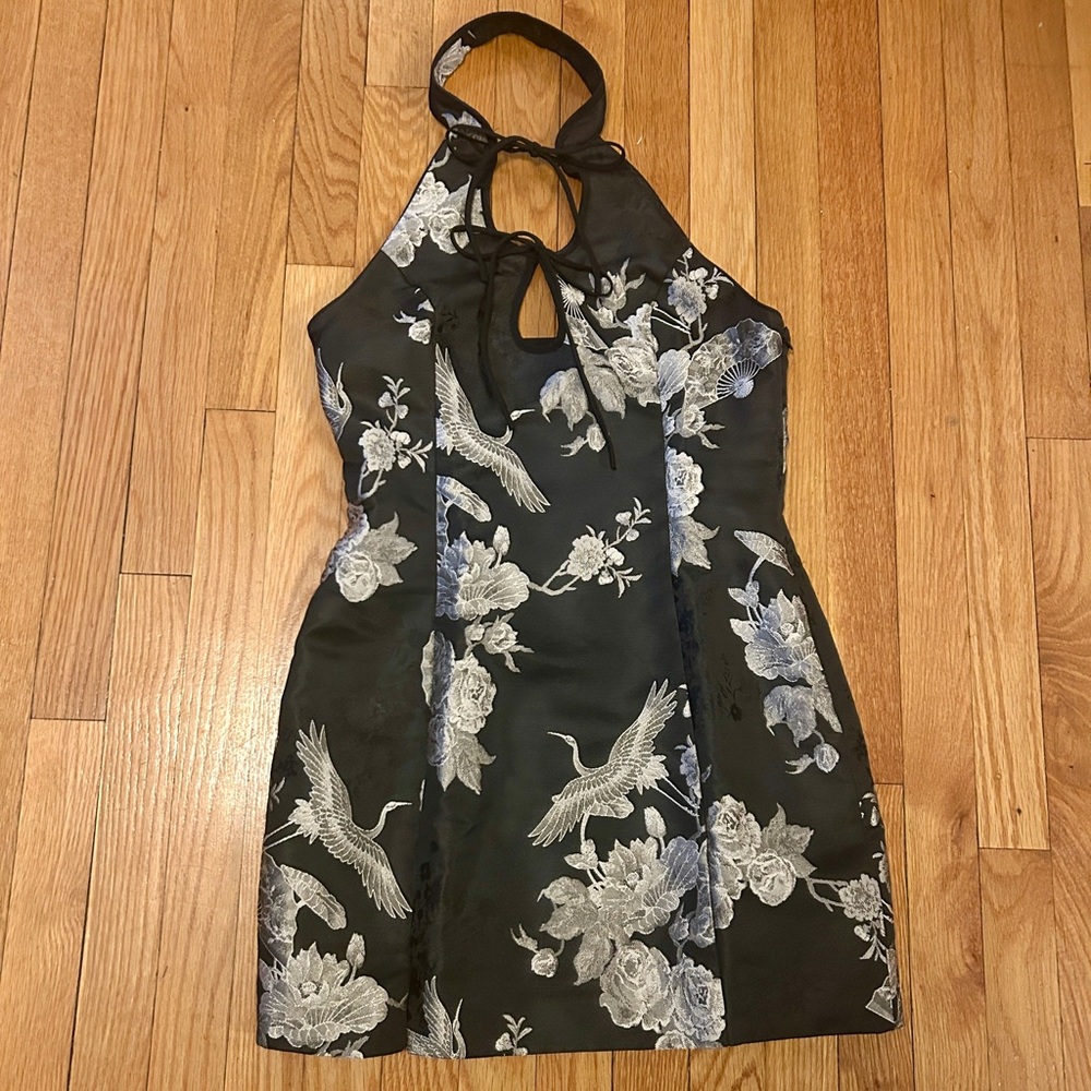 Commense Black and White Crane Floral Backless Dress